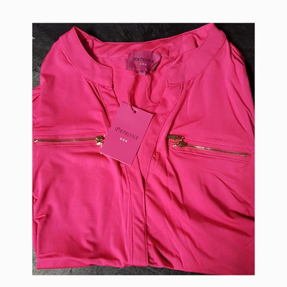 Plus Size Fuchsia Sleeveless Top Zipper Accent - Picture 5 of 5